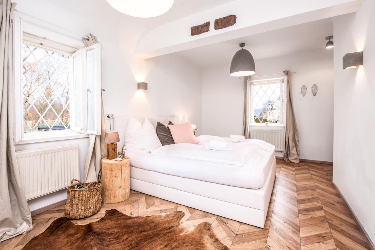 Villa Townhouse Riva, Prime Location In The City Of Salzburg, 1000m2 Backyard *