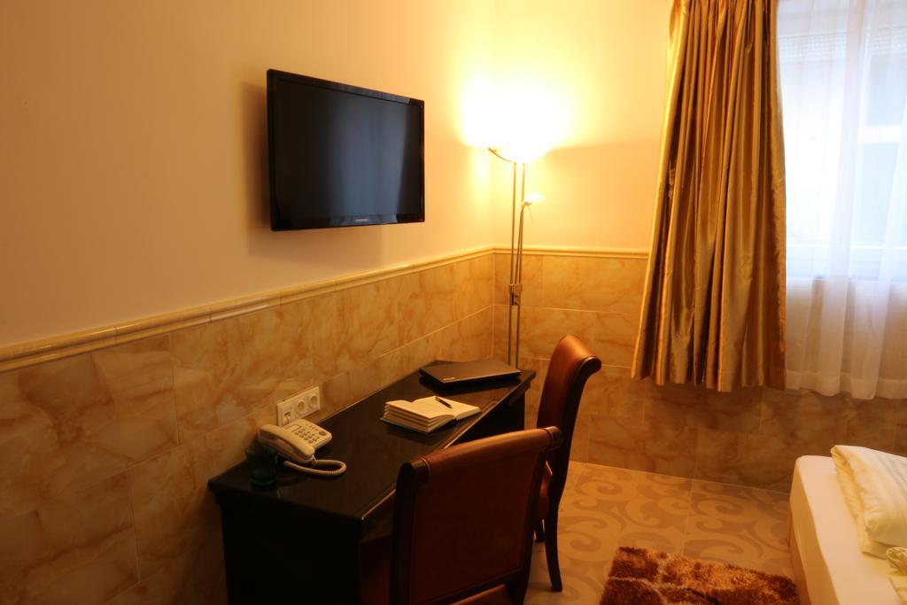 Buona Hotel 3*