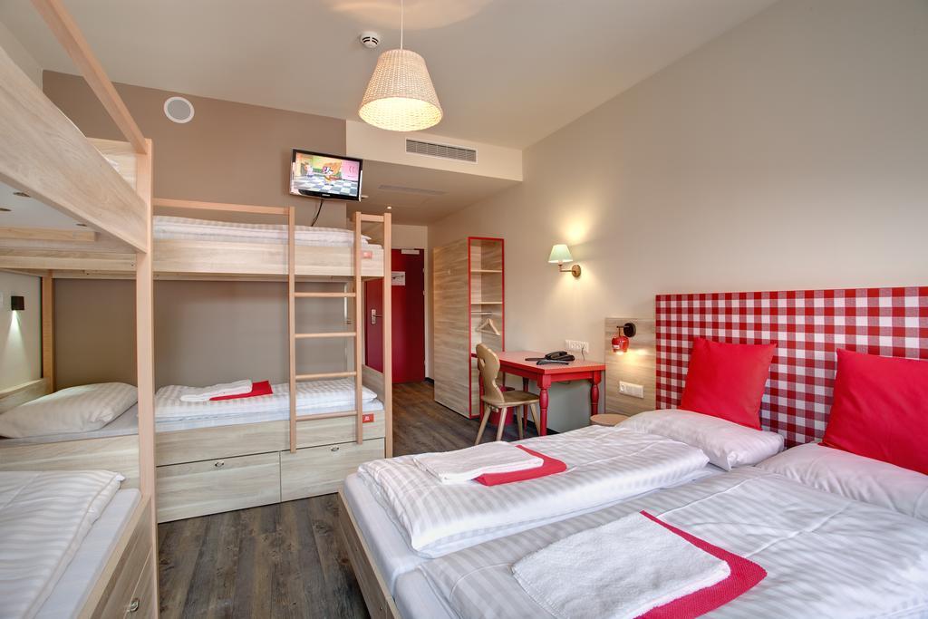 Hotel Meininger Center 3*