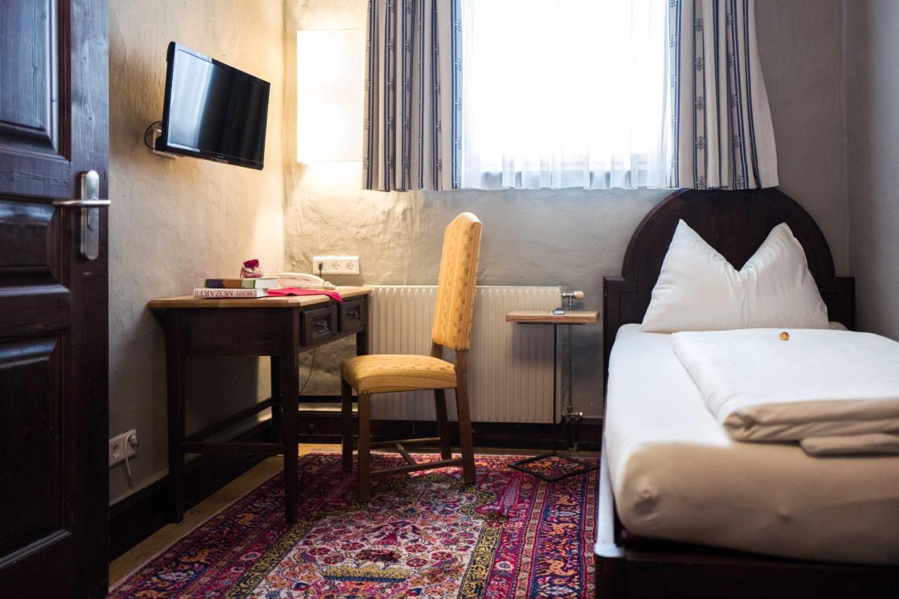 Altstadt Stadtkrug Hotel 4*