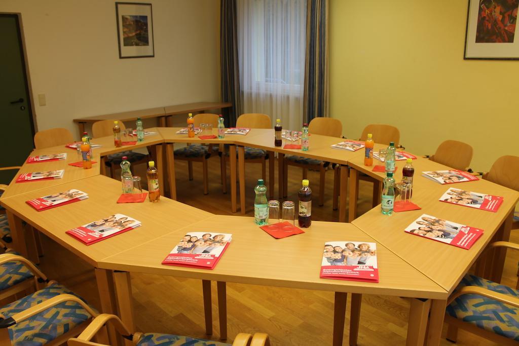 Eduard-Heinrich-Haus, Hostel Hostel *