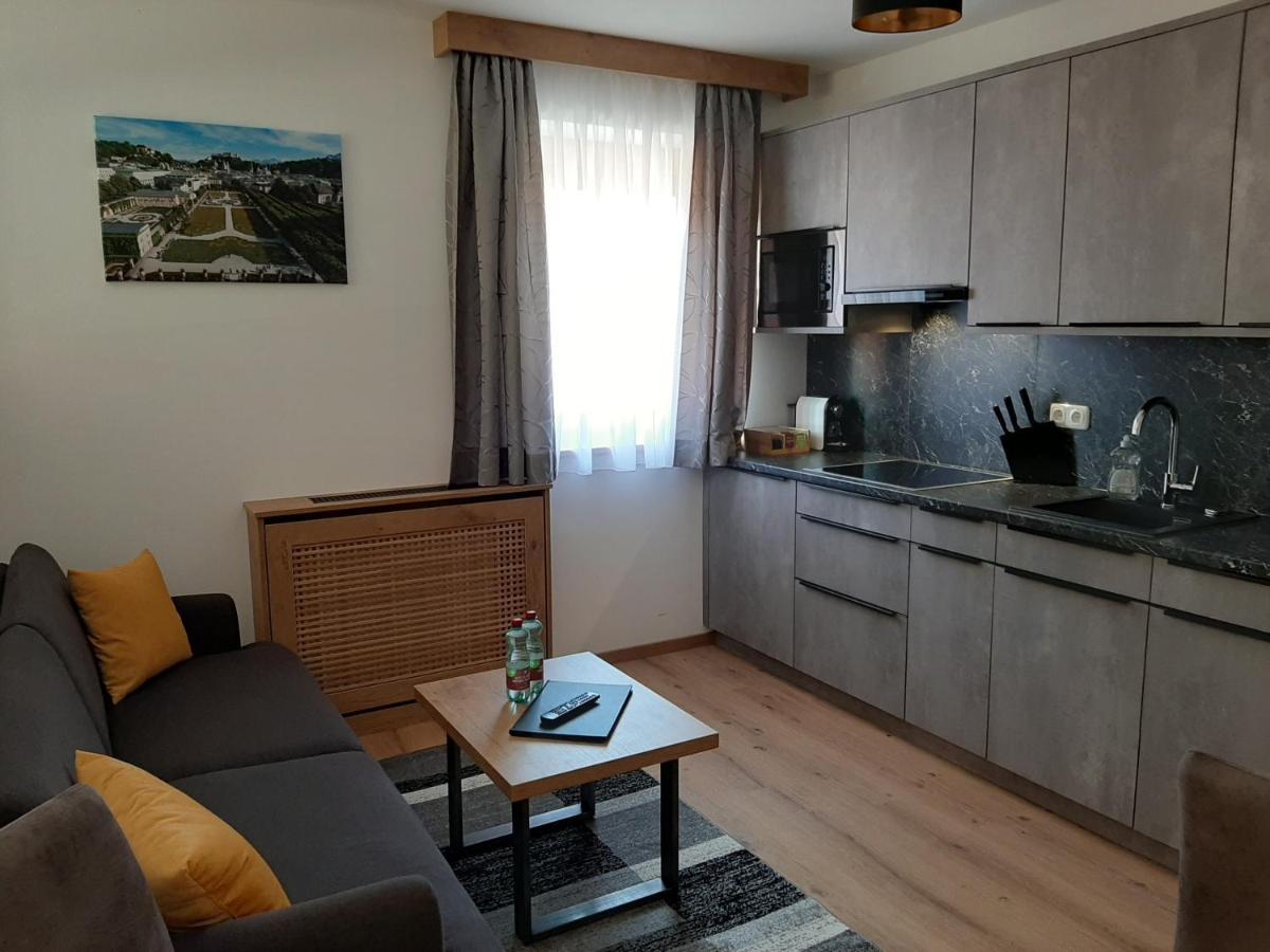 By Ballwein Apartment
