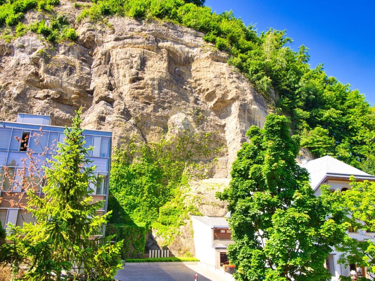 Apartment Terrace *