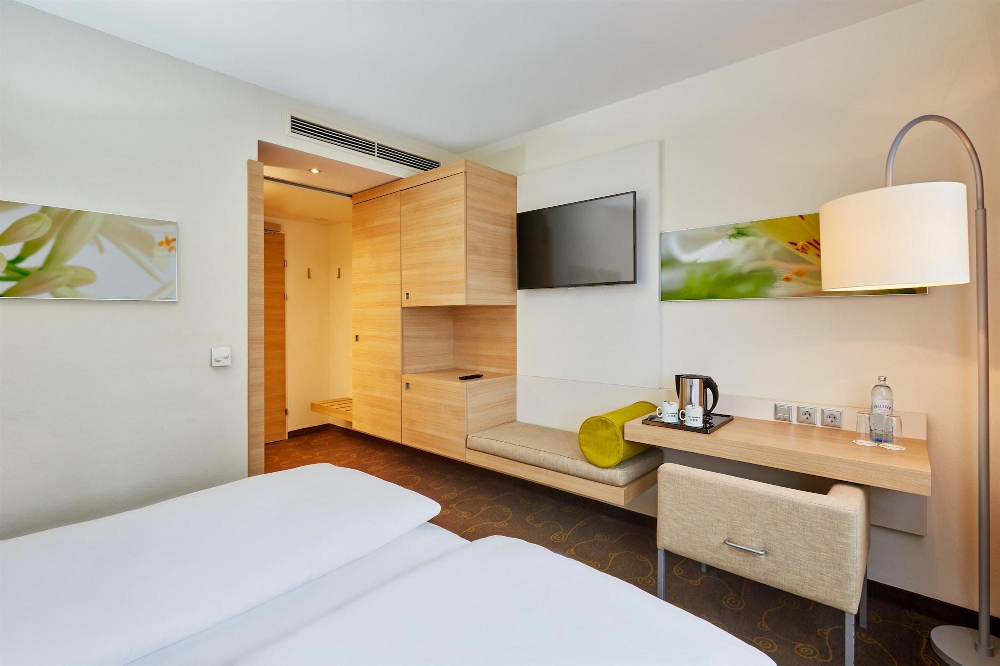 H+ Hotel 4*