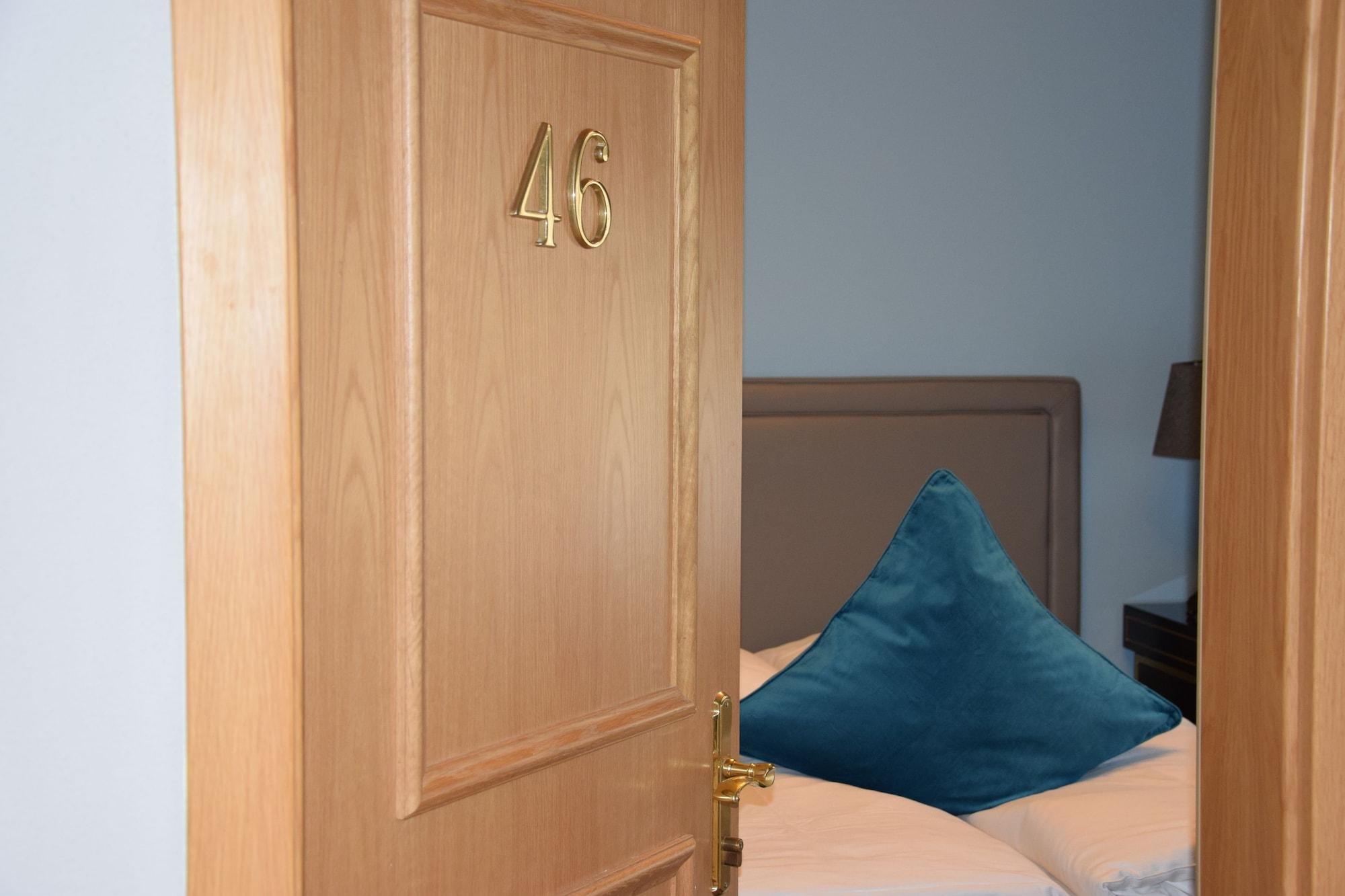 Atel Lasserhof Hotel 3*