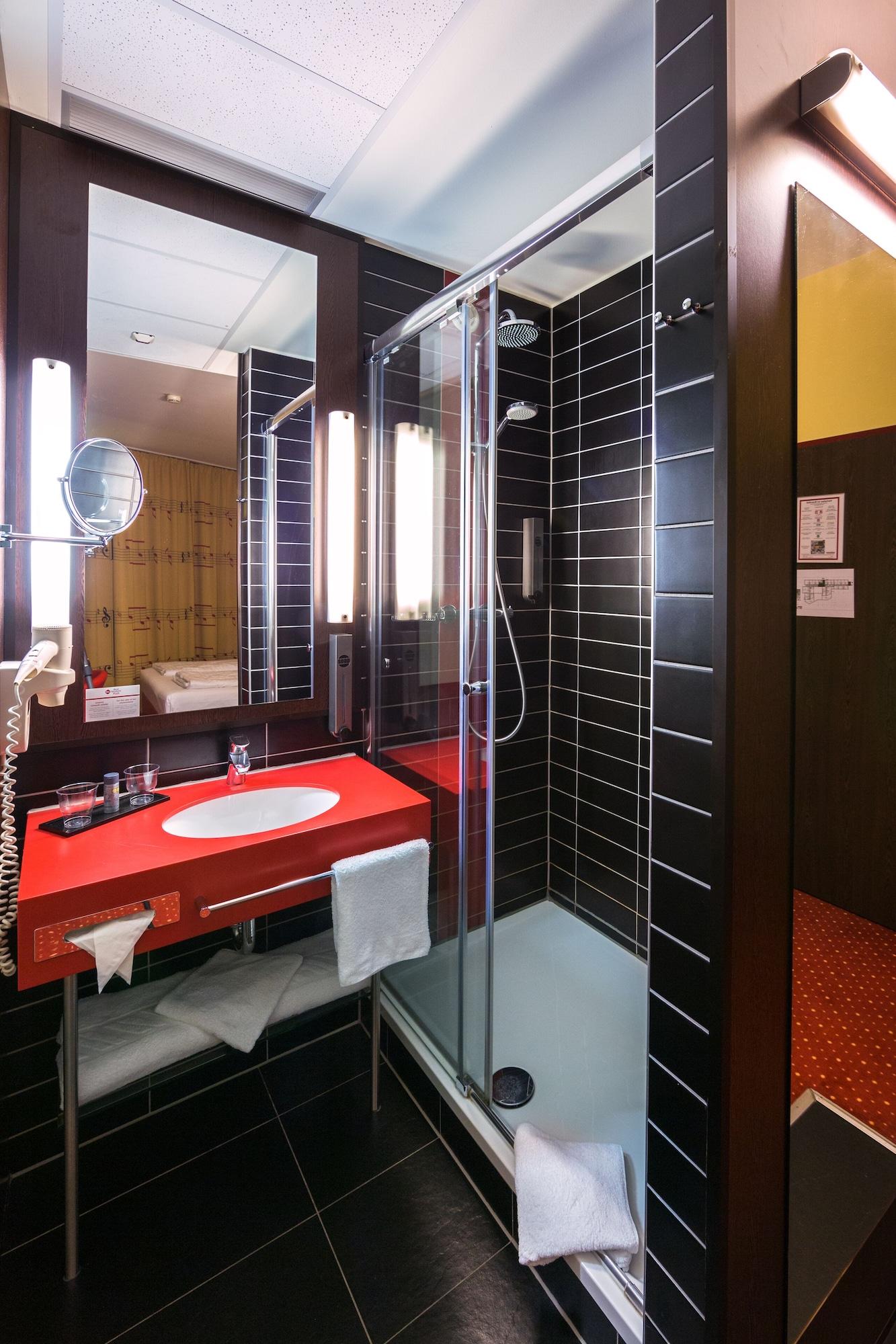 Western Amedia Art Hotel 4*