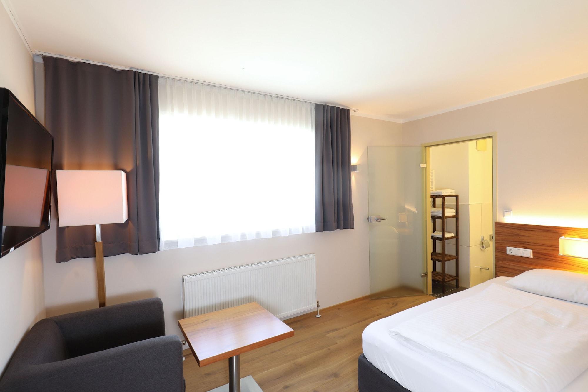 Jedermann Boutiquehotel Mit Stadtgarten 3*