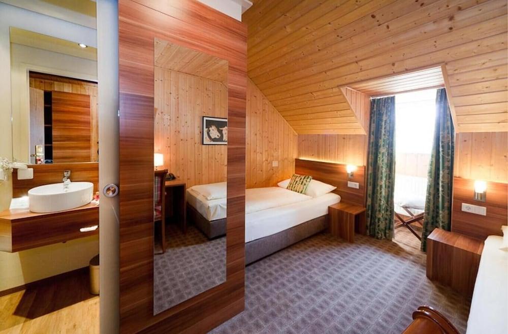 Astoria Hotel