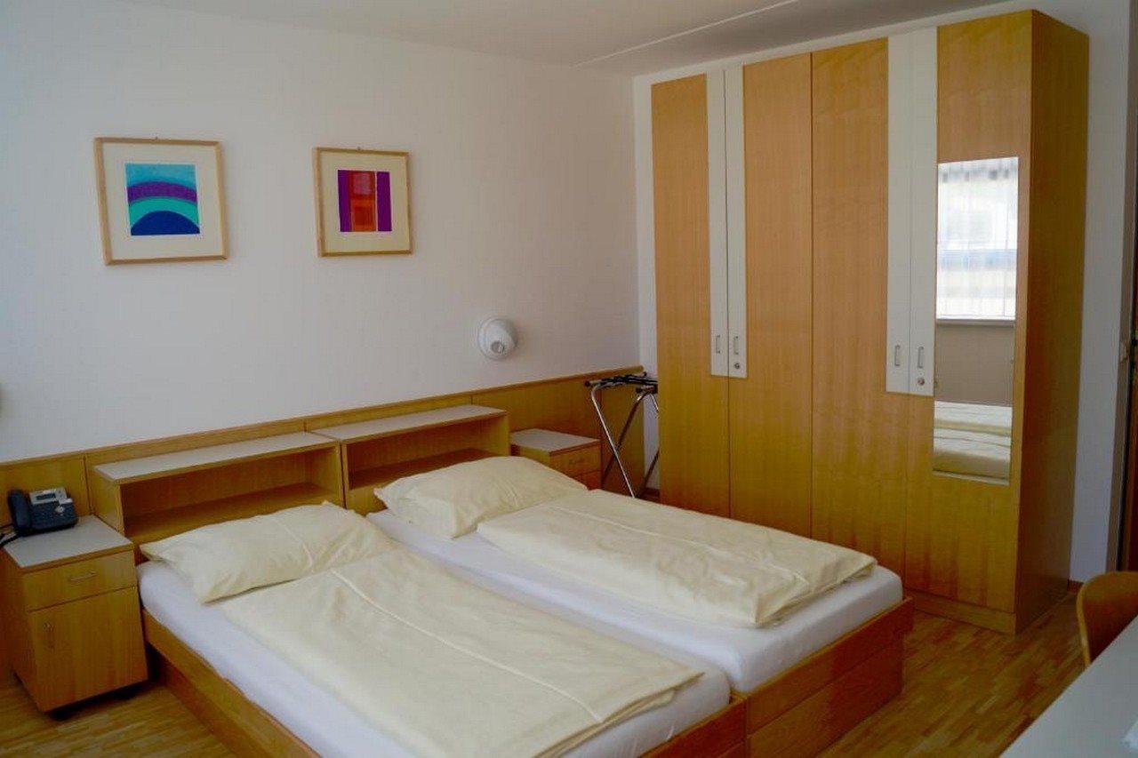 Allyouneed Hotel