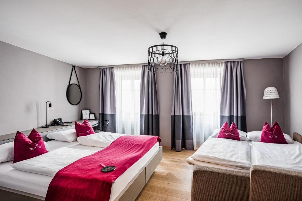 Hotel Altstadthotel Weisse Taube 4*