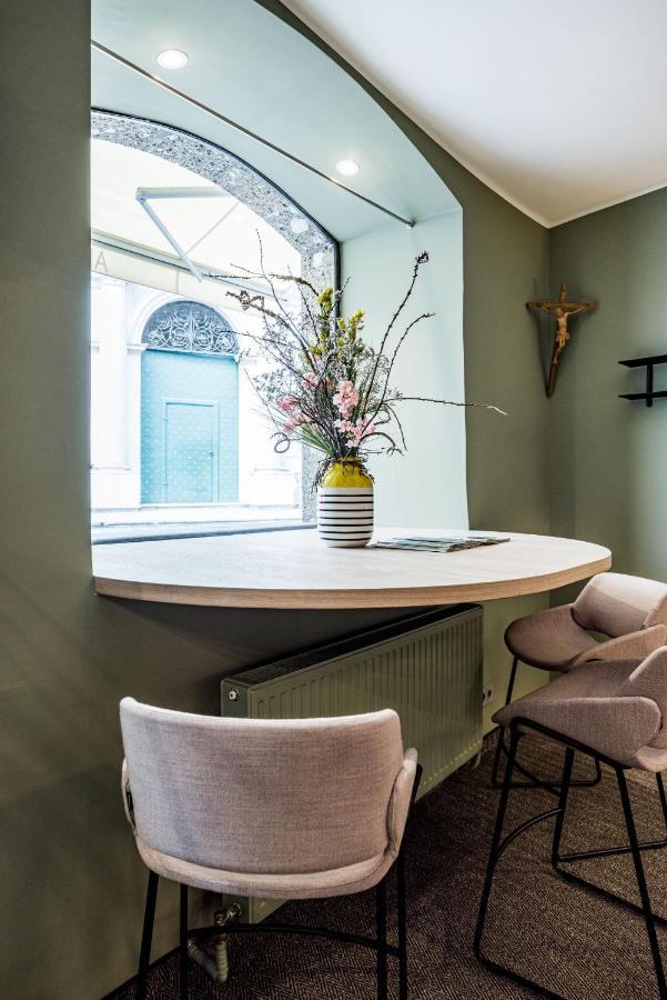 Hotel Altstadthotel Weisse Taube 4*