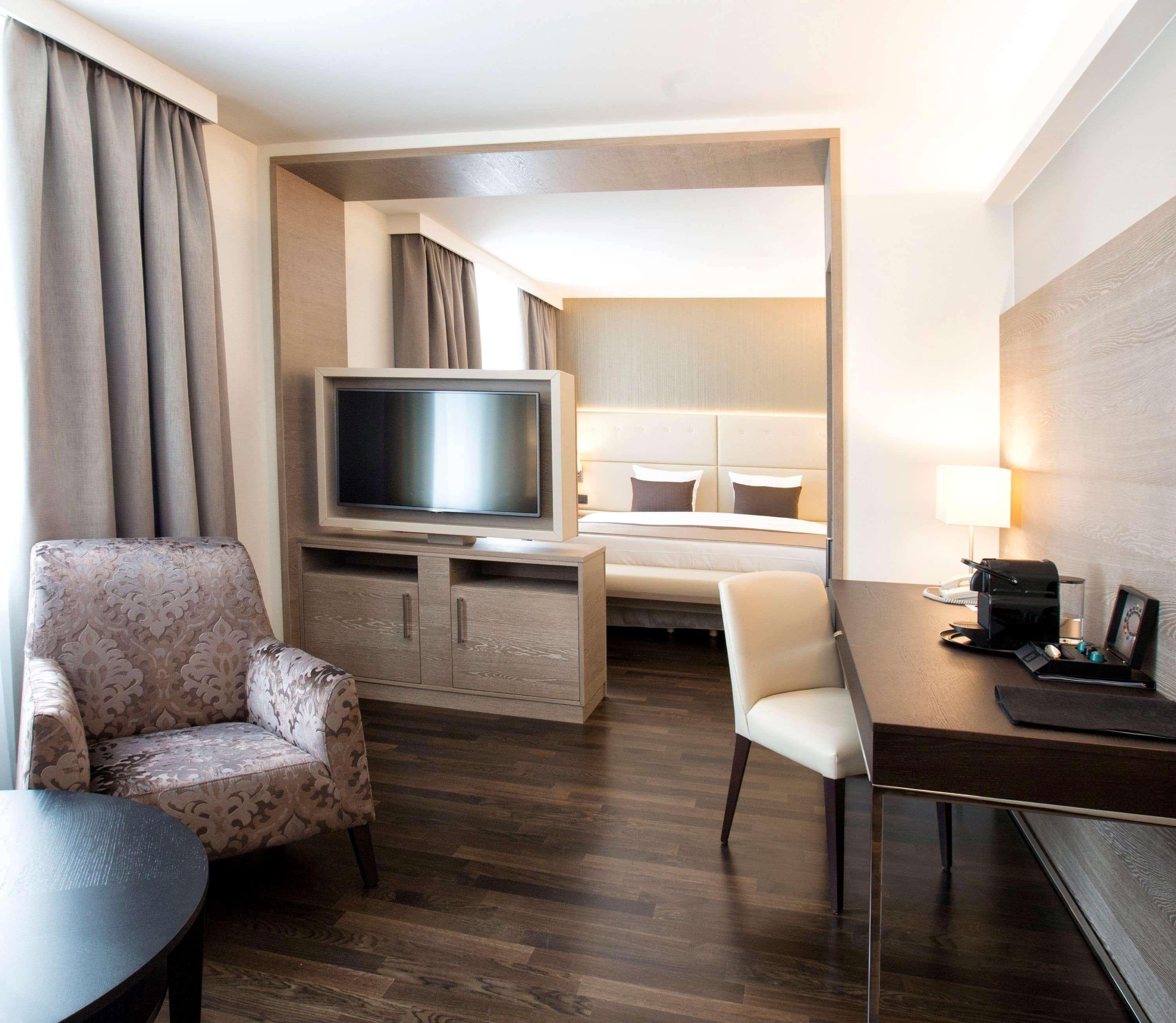 Wyndham Grand Conference Centre 4*