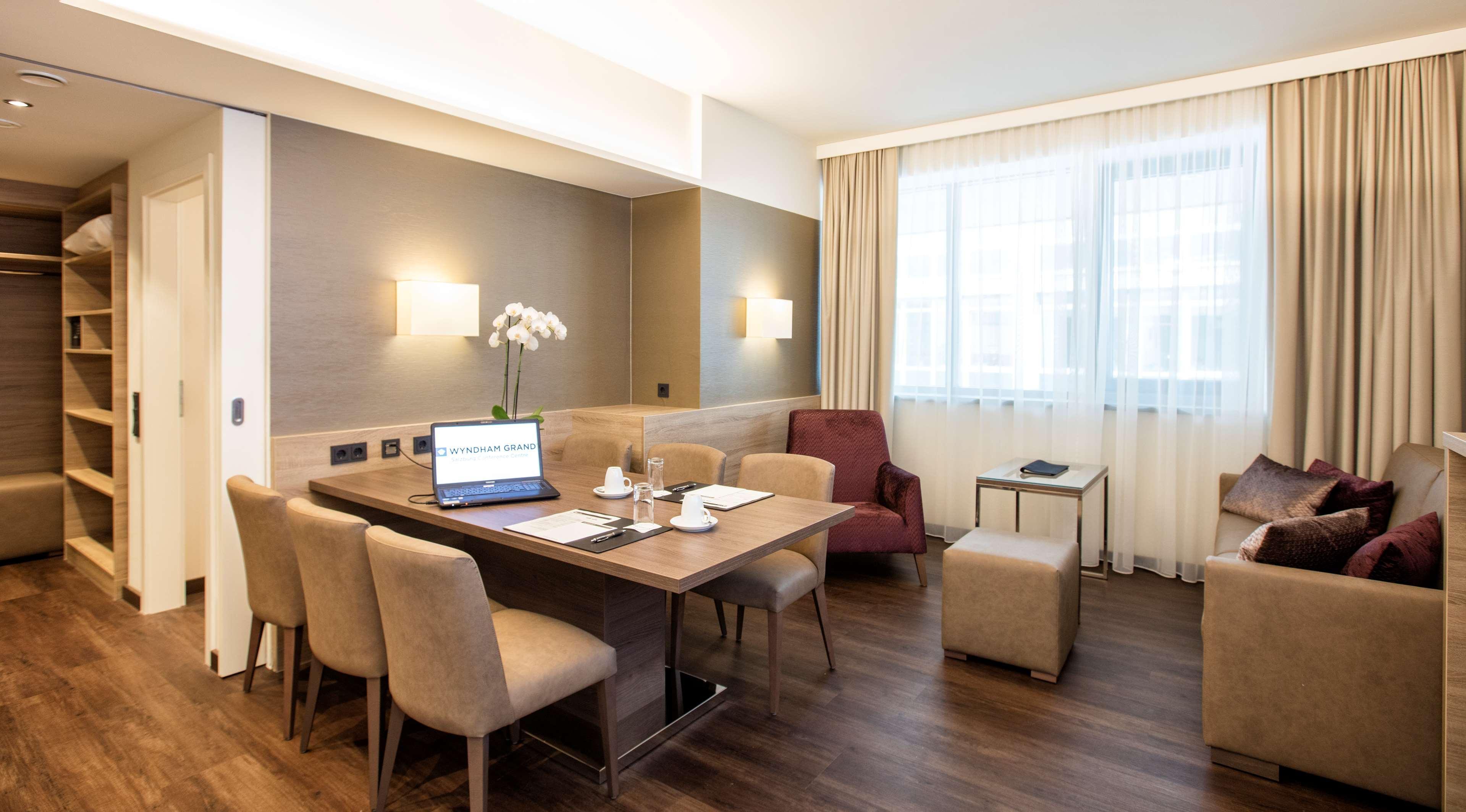 Wyndham Grand Conference Centre 4*