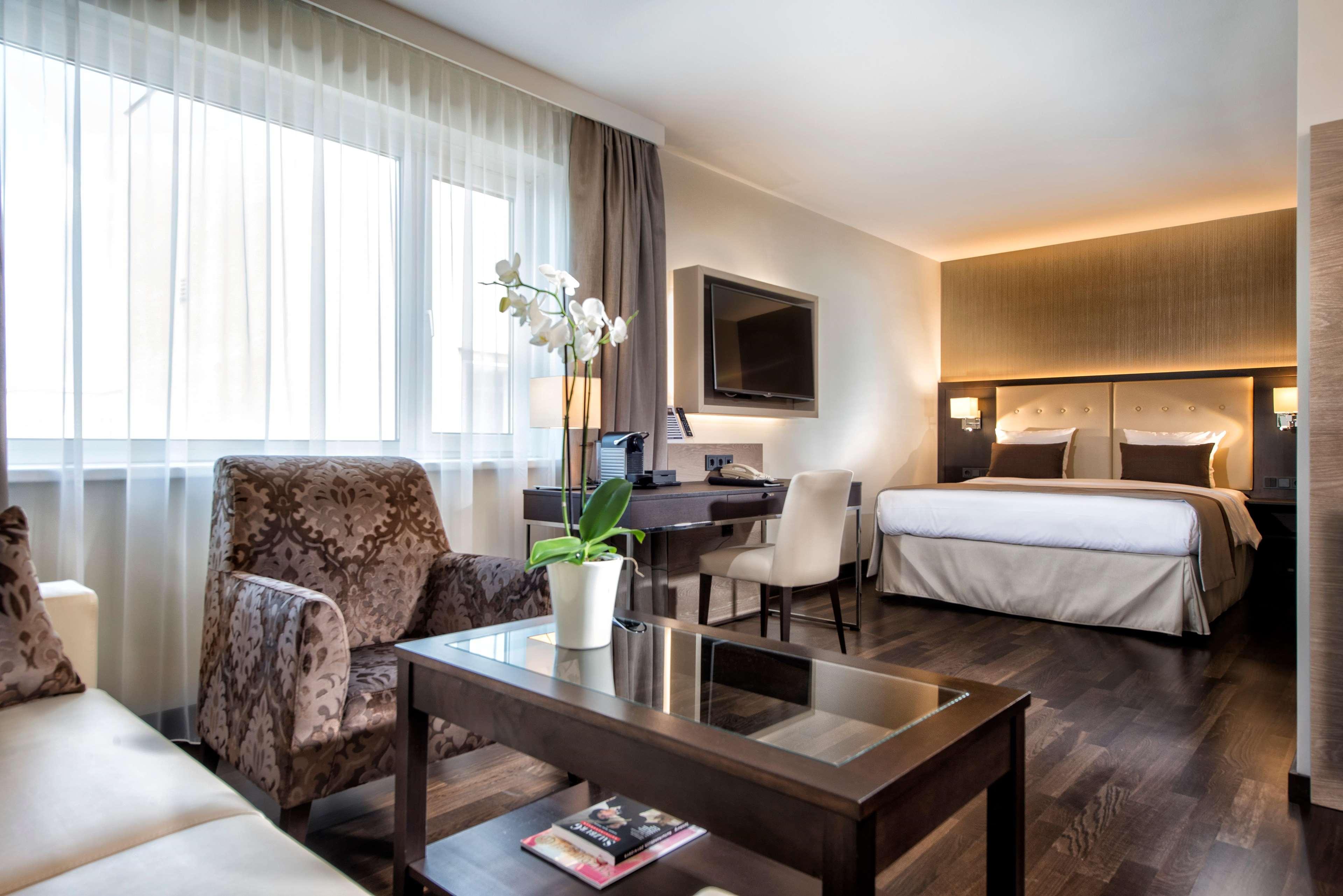 Wyndham Grand Conference Centre Hotel
