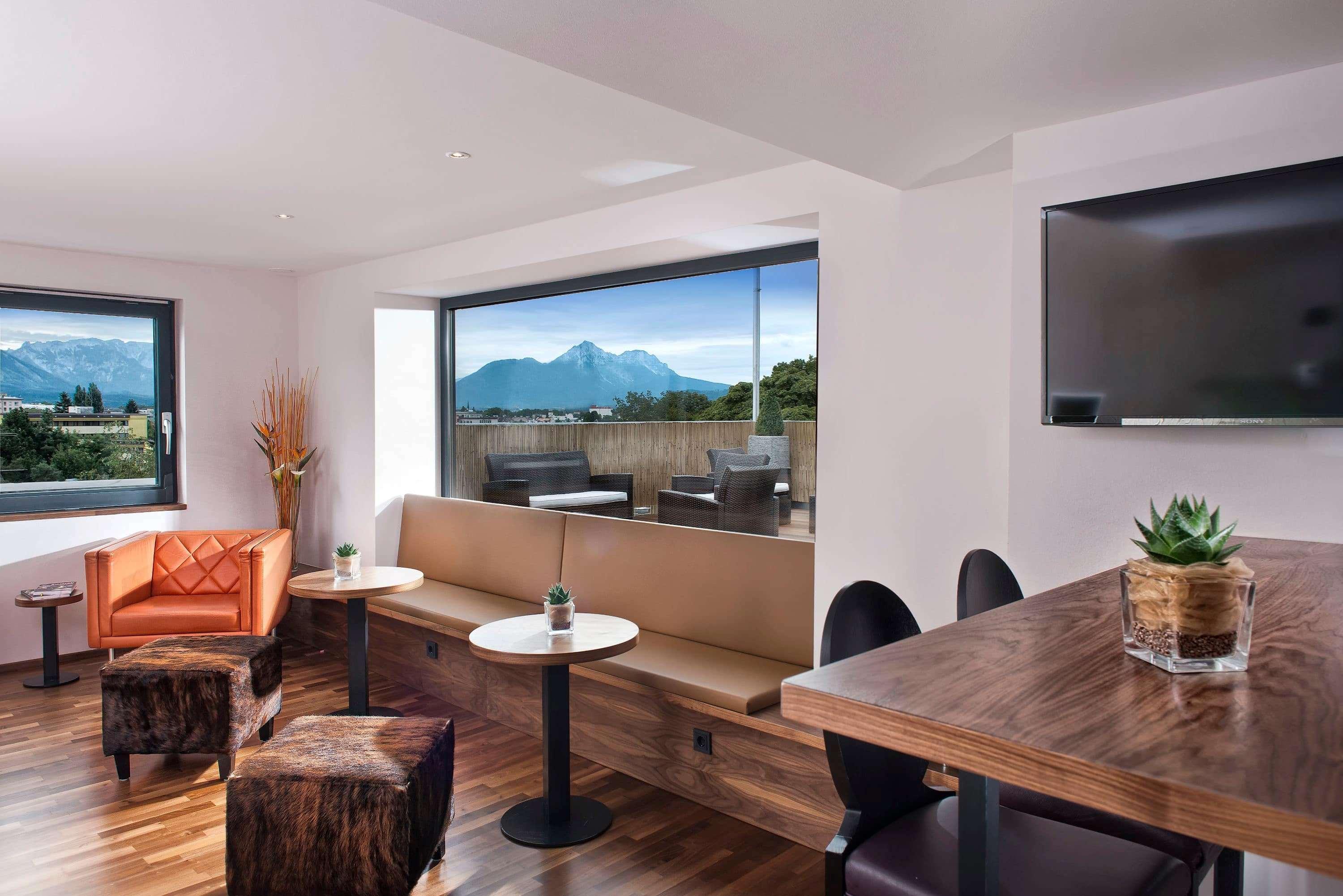 Wyndham Grand Conference Centre 4*