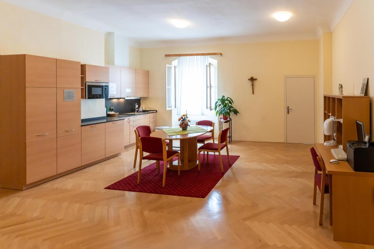 Gastehaus Im Priesterseminar Guest house