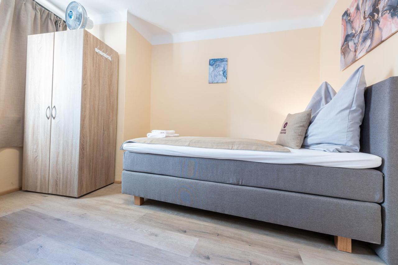 Hinterbruhl Guest house