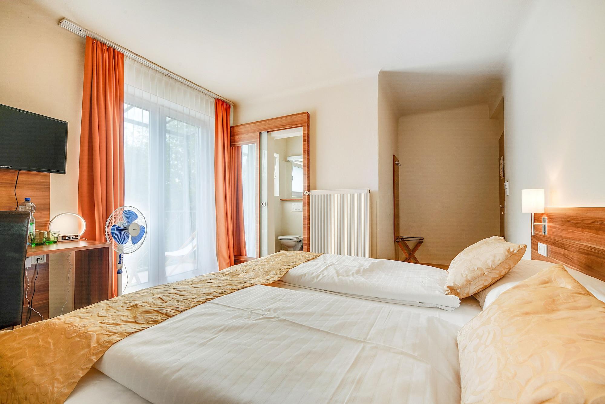 Astoria Hotel 3*