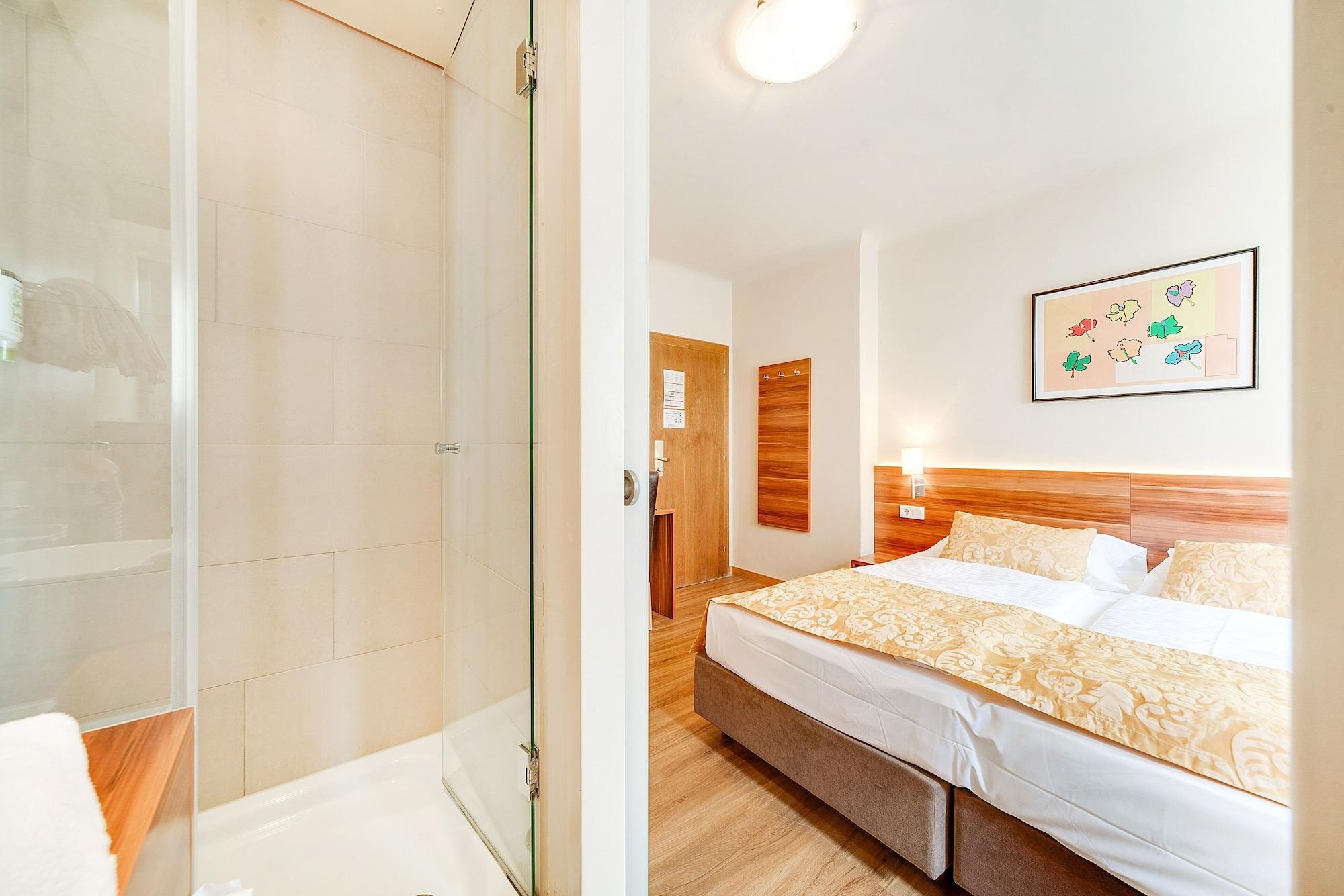 Astoria Hotel 3*