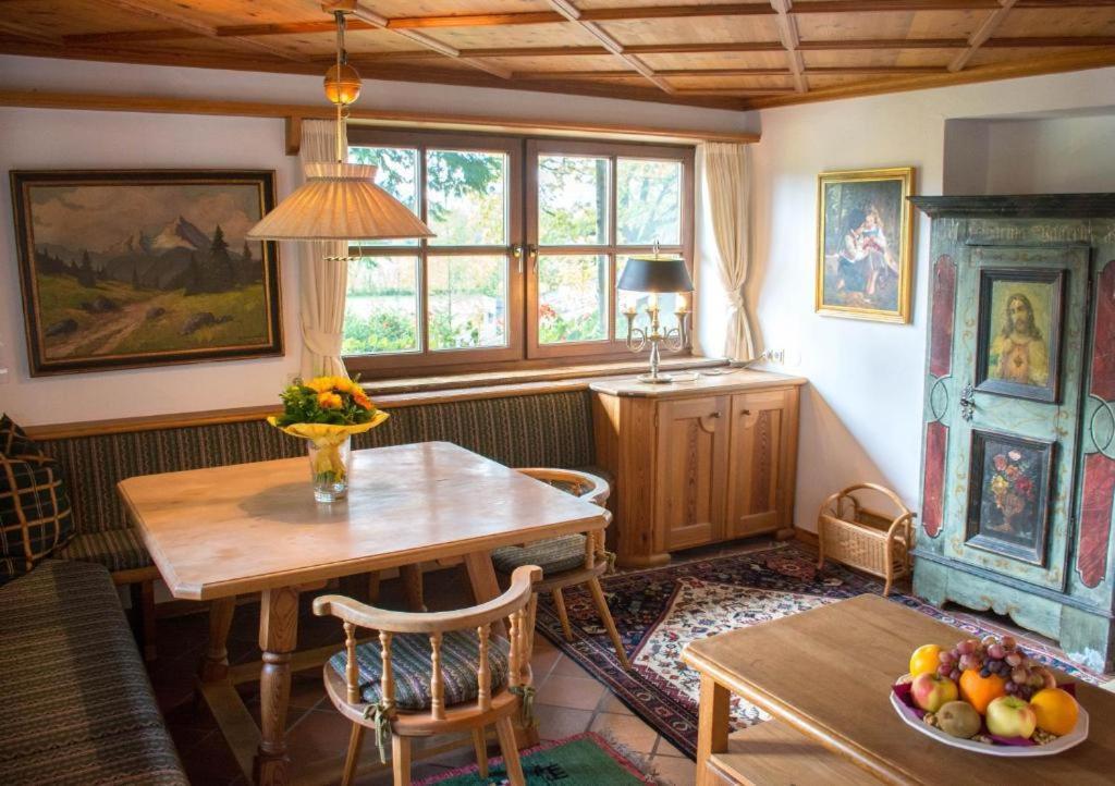Bauernappartement Mit Balkon