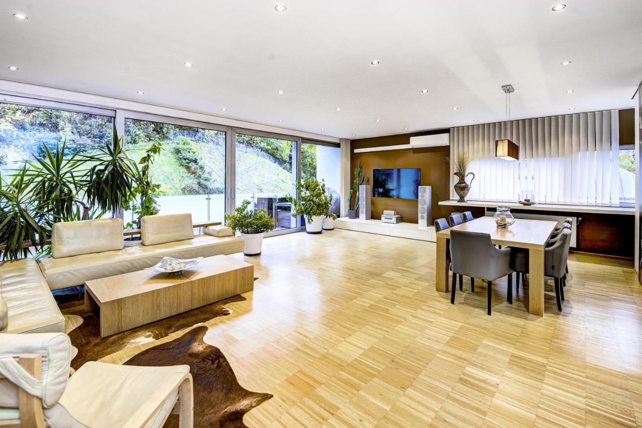 Sky View Apartment