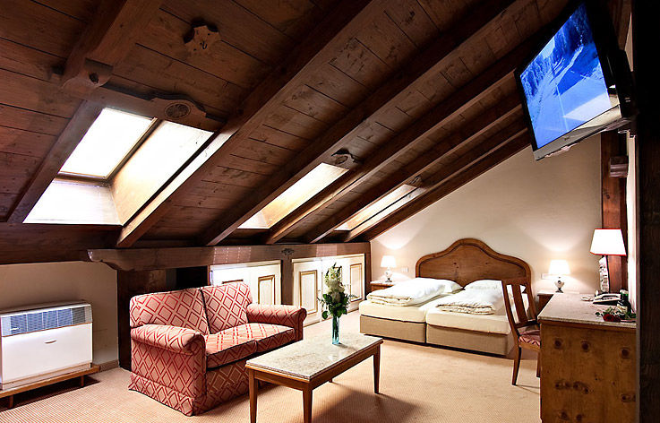 Atel Lasserhof Hotel 3*