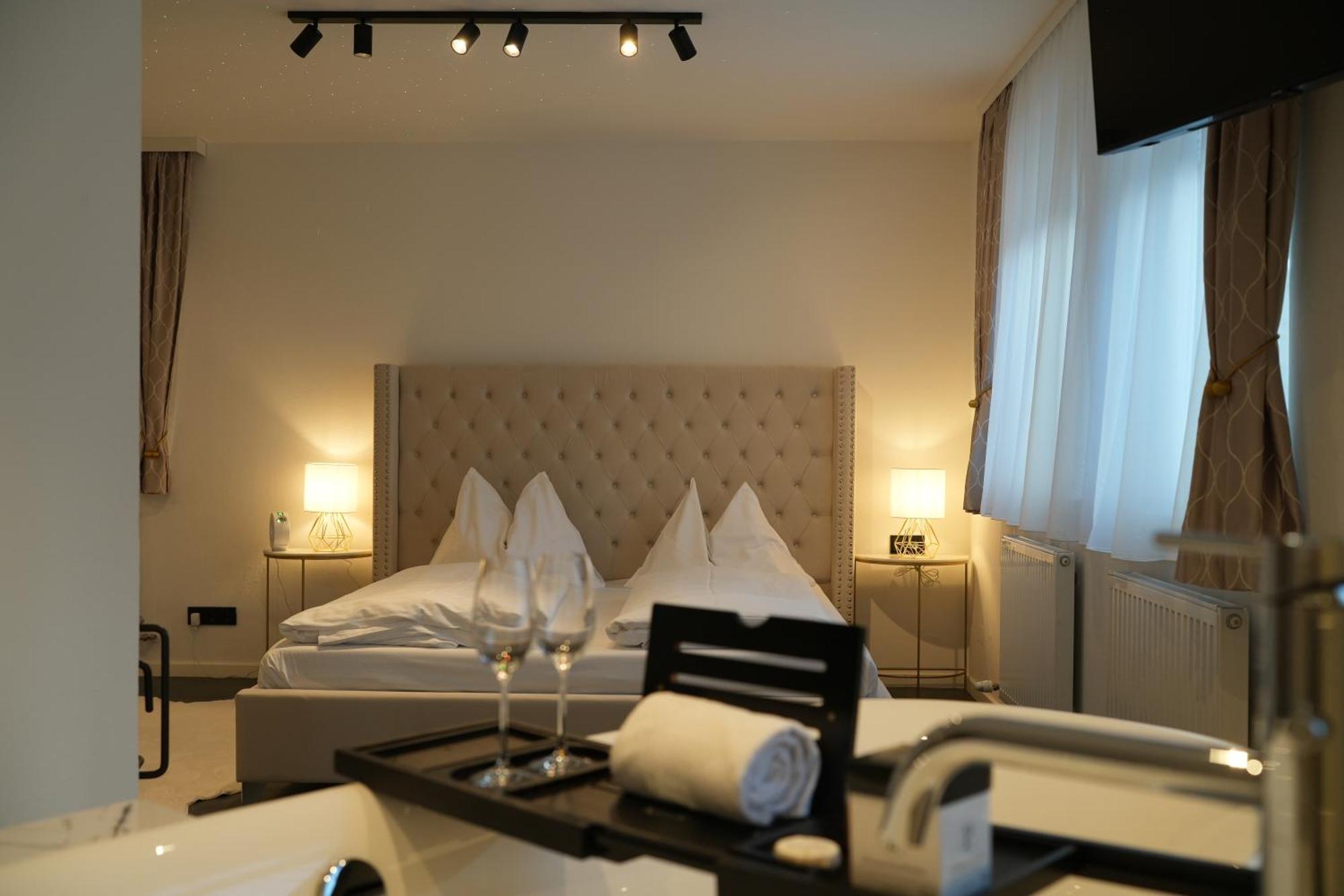 Astoria Hotel 3*