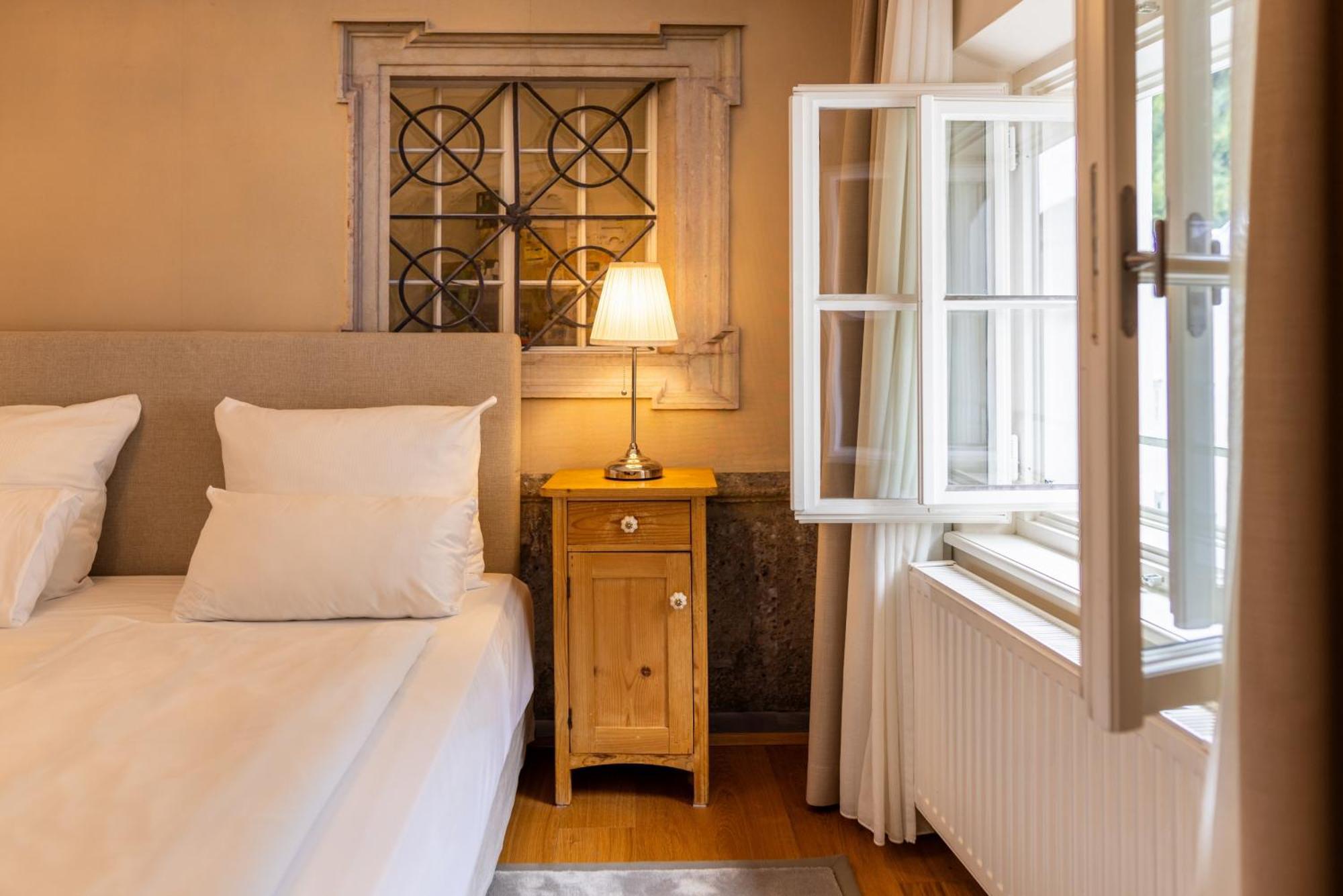 Altstadthotel Amadeus Hotel