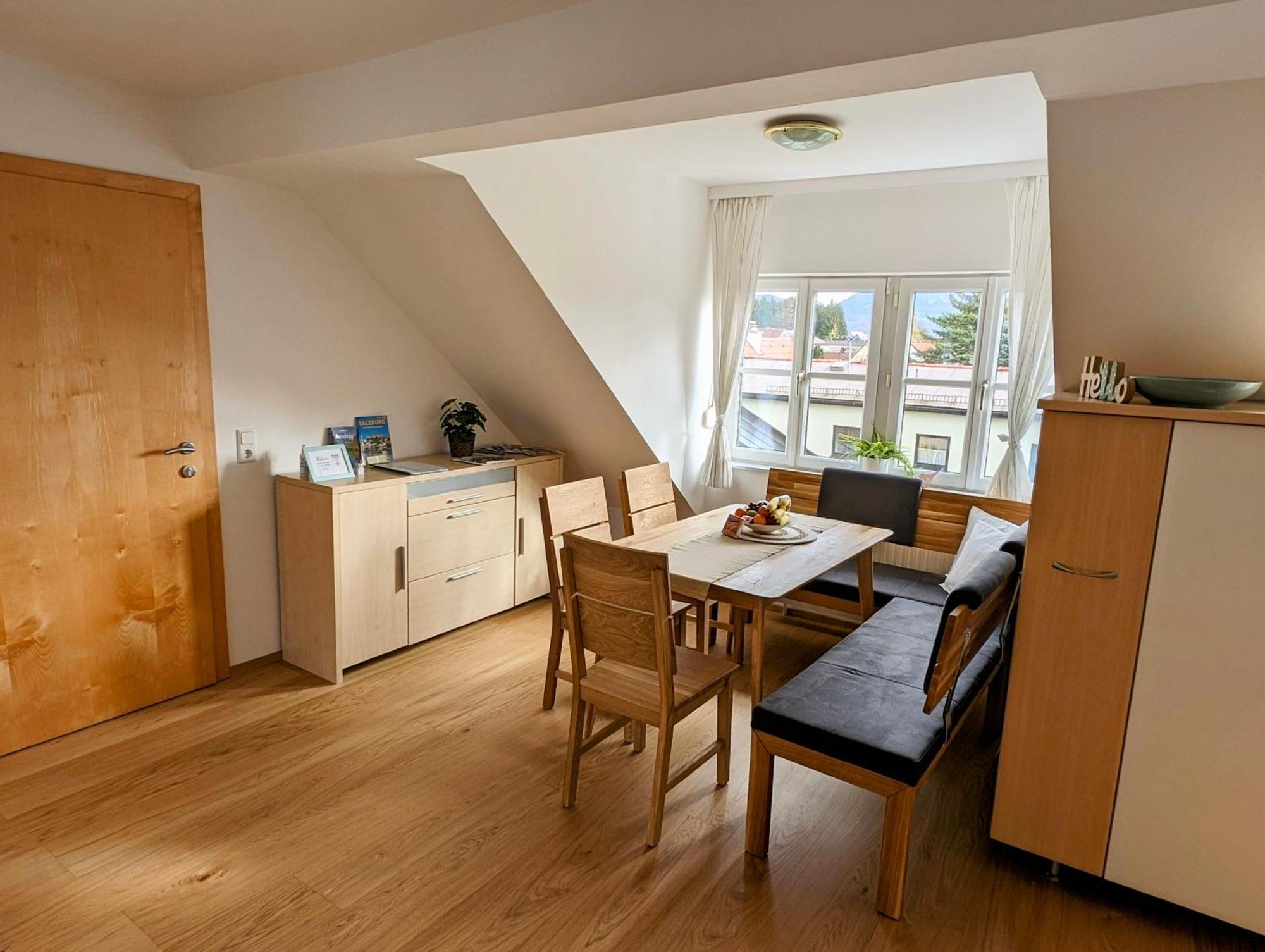 Ruhige 3-zimmer-wohnung Am Stadtrand Mit Bergblick *