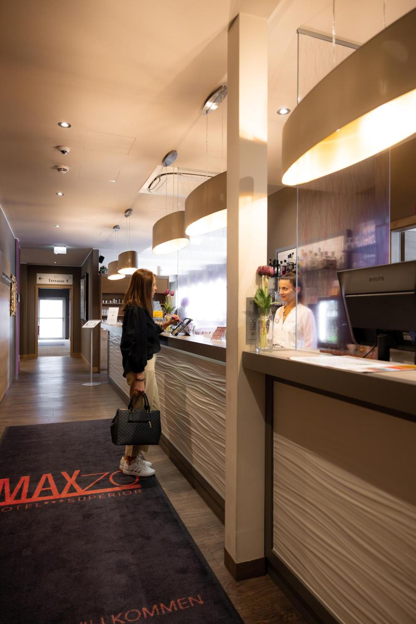 Max70 Hotel 3*