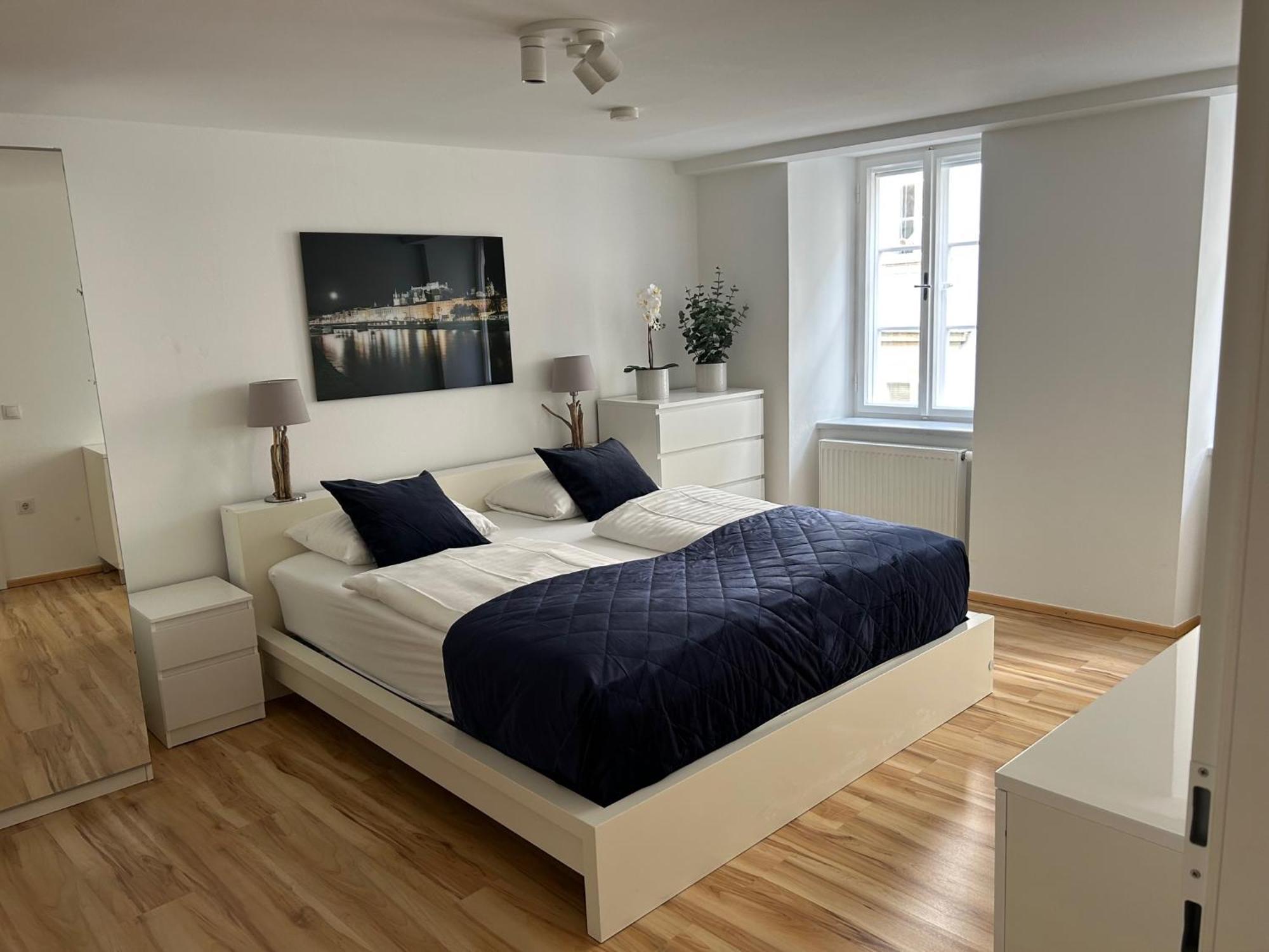 City-center Apartment *