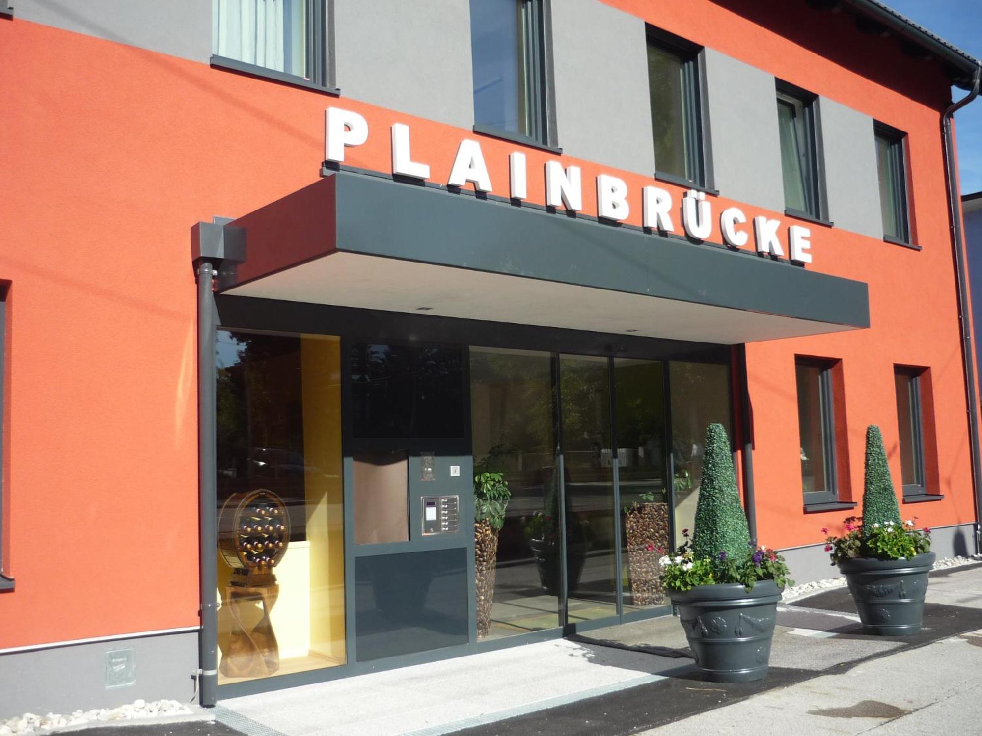 Plainbruecke | Self Check-in 3*