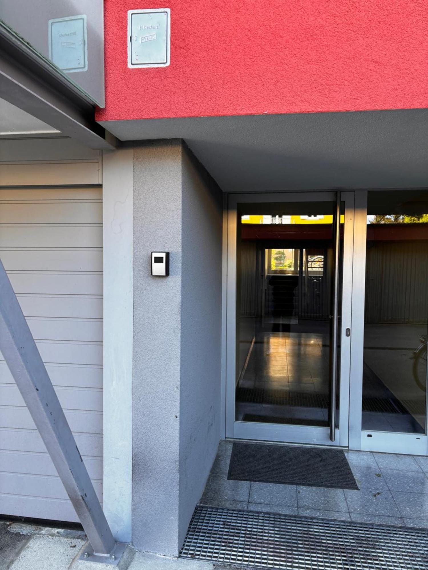 Ruhiges Mit Dachterrasse In *