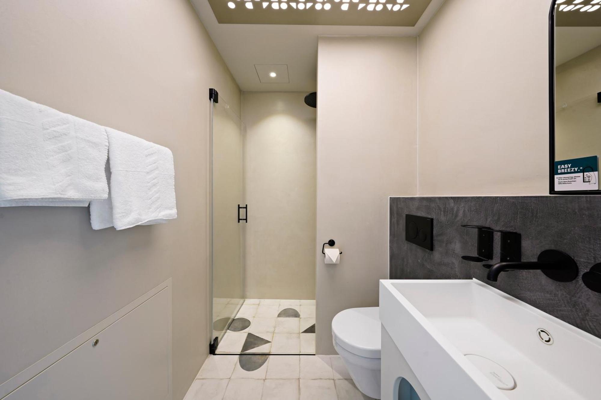 Numa Maximilian Aparthotel 3*