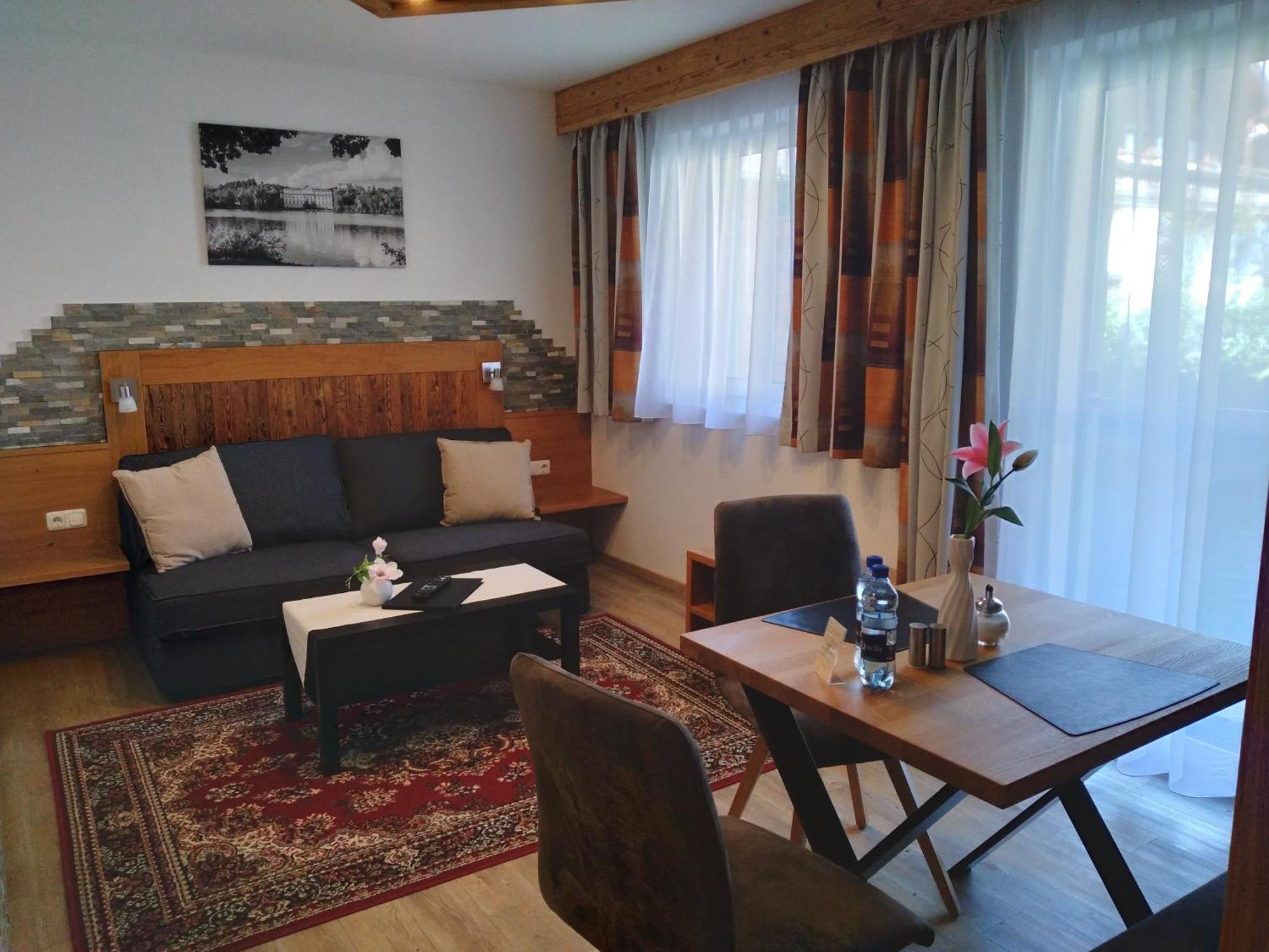 By Ballwein Apartment