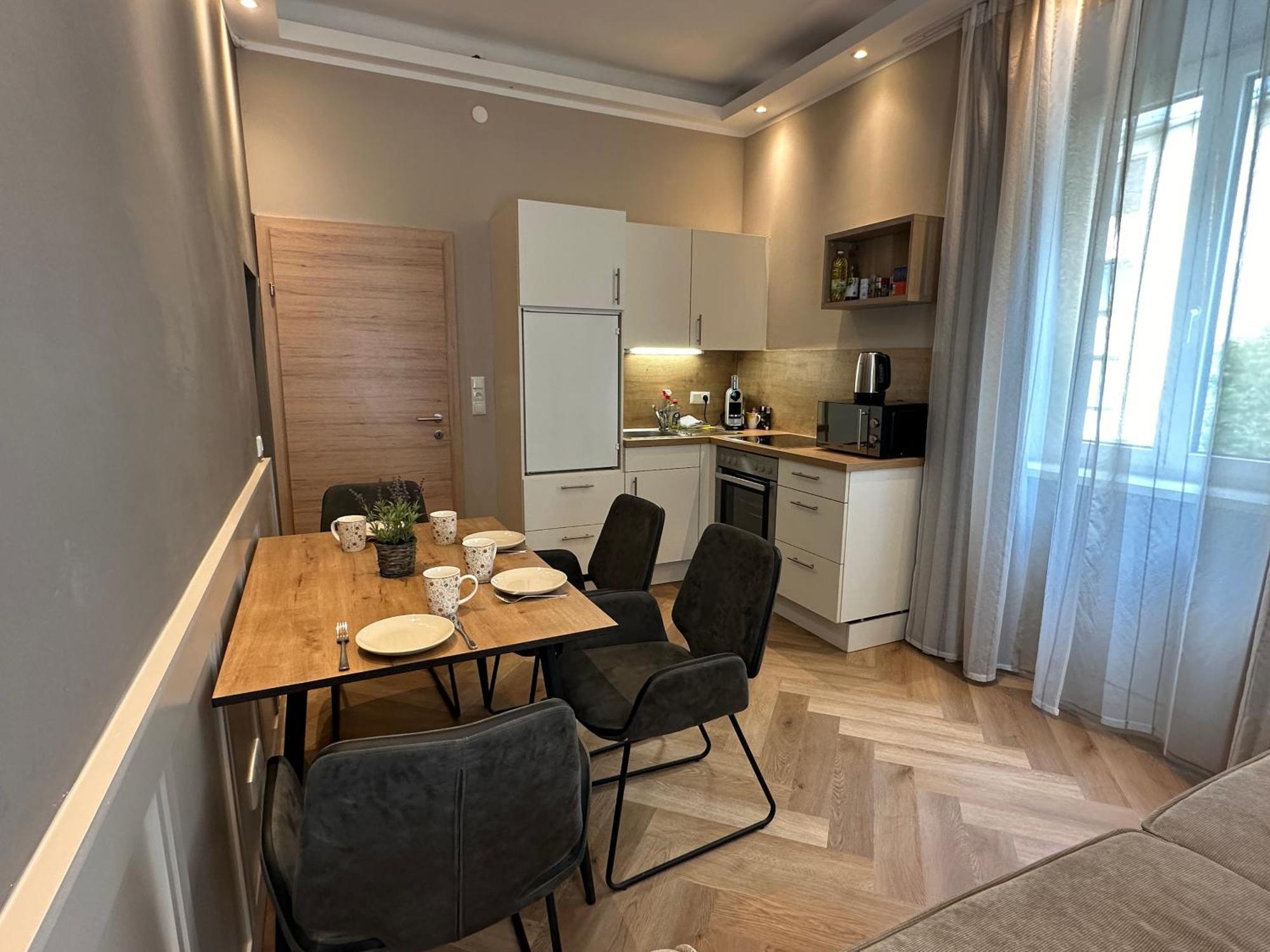 Book-a-room 31 Apartment *
