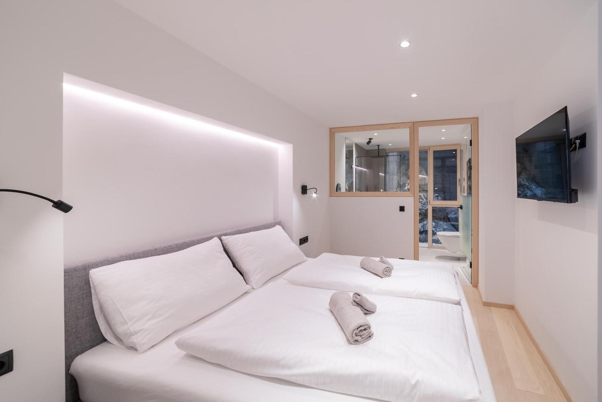 Rock Apartment