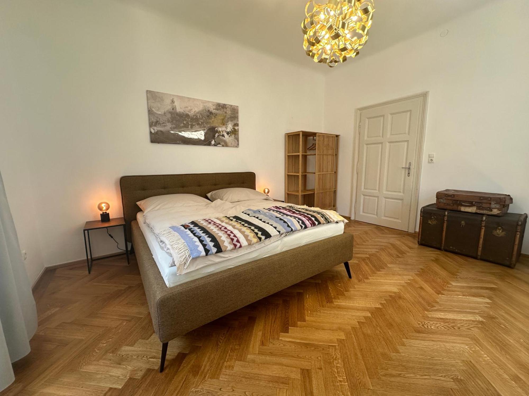 Charmantes Altbau-apartment In Der Altstadt Apartment