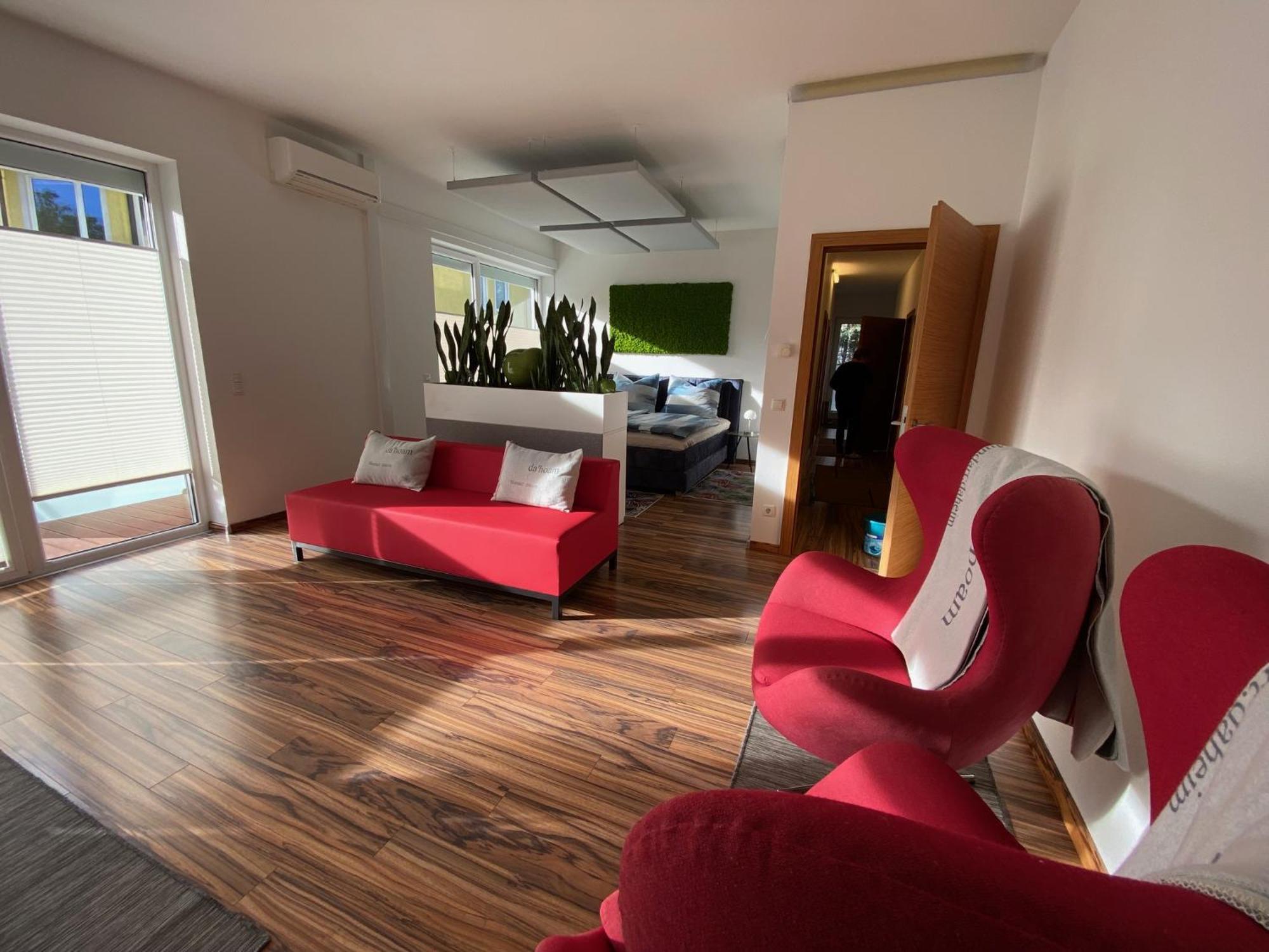 „1. Work & Sleep Luxury Apartment“ Fuer Arbeiten & Wohnen ! *