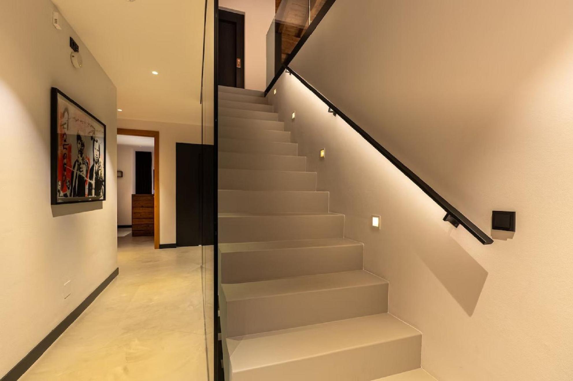 Exquisite Contemporary Chalet Recently Completed Apartment *