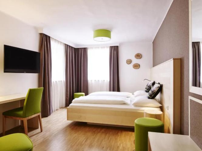 Gruene Zur Post - 100 % Bio 3*