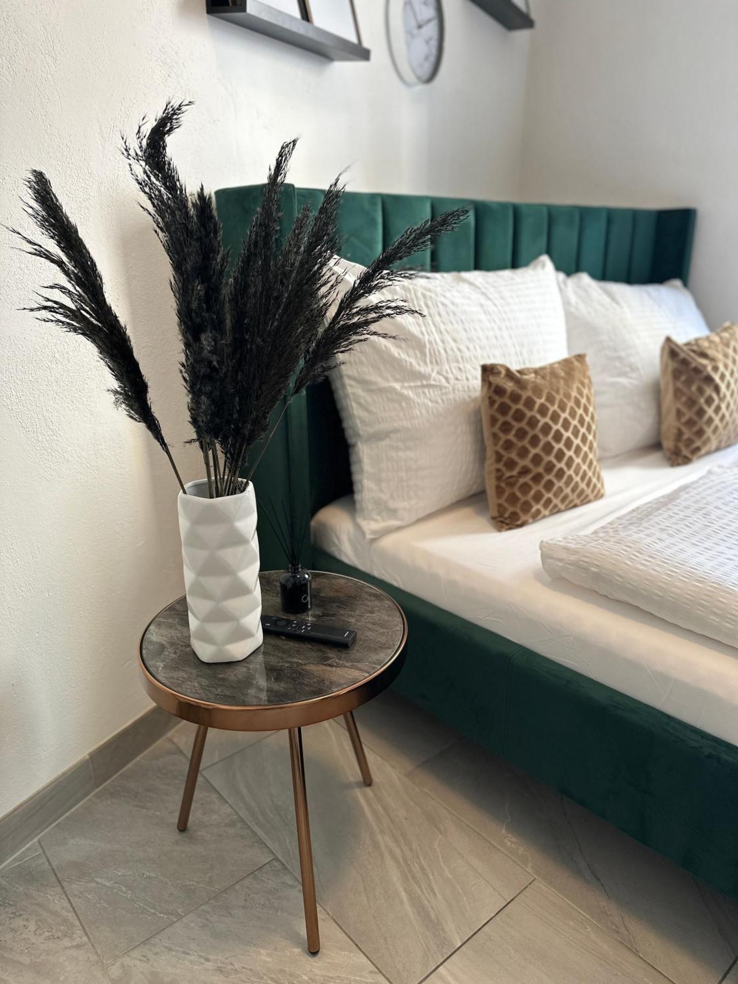 Cozy For 2 - 5 Min To Main Station *