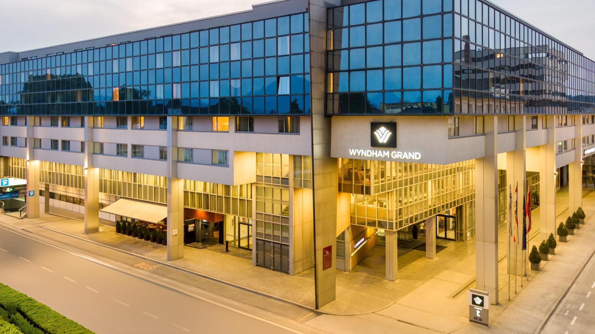 Wyndham Grand Conference Centre Hotel 4*