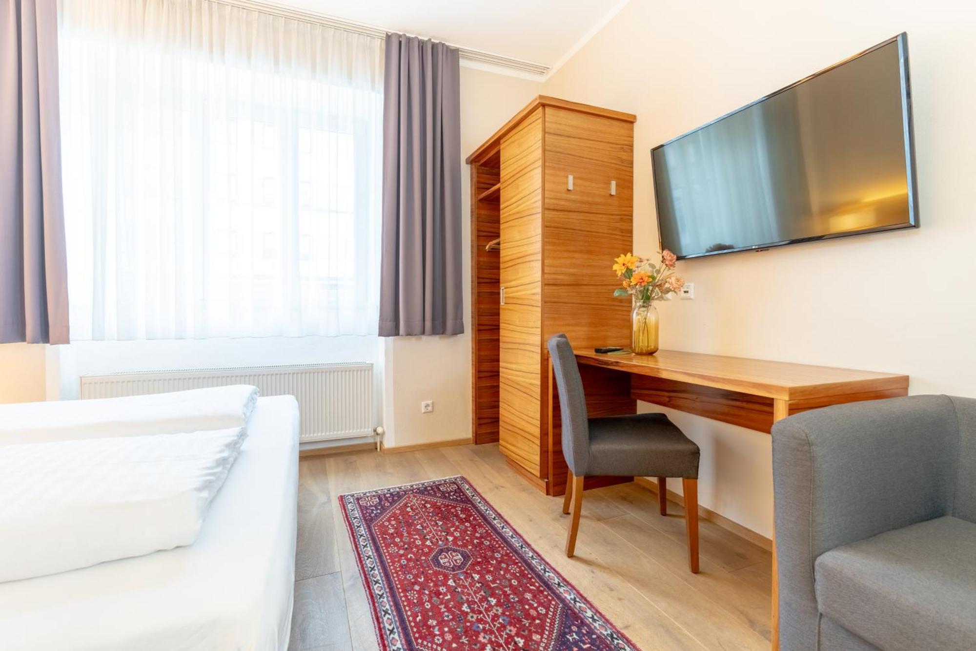 Hotel Jedermann Boutiquehotel Mit Stadtgarten