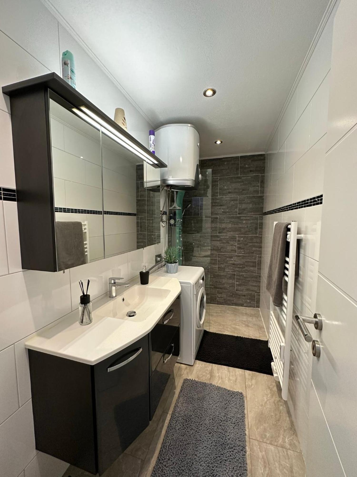 Stylish Near Train-station Parking Extra Hospedagem domiciliar