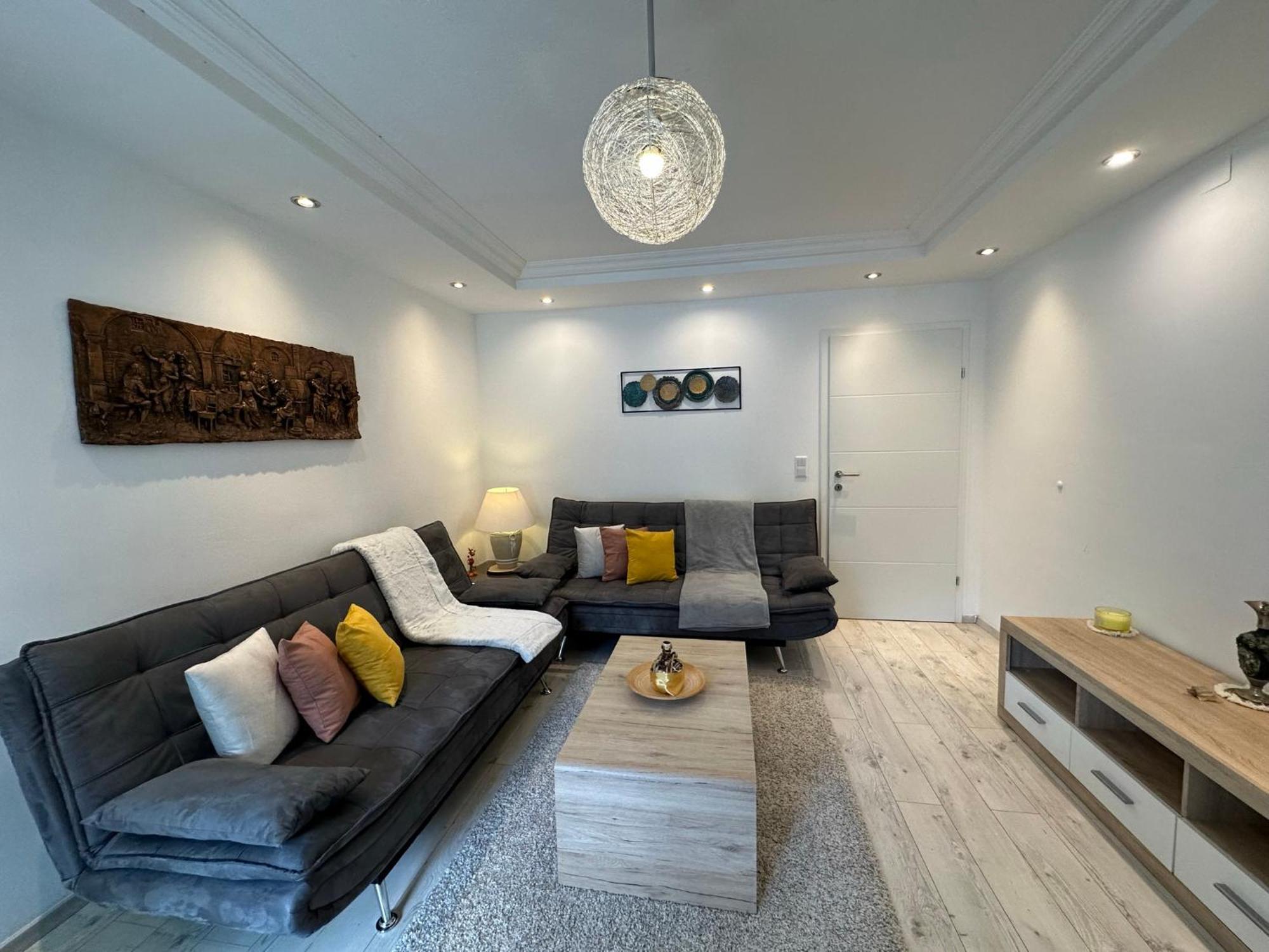 Stylish Near Train-station Parking Extra Hospedagem domiciliar