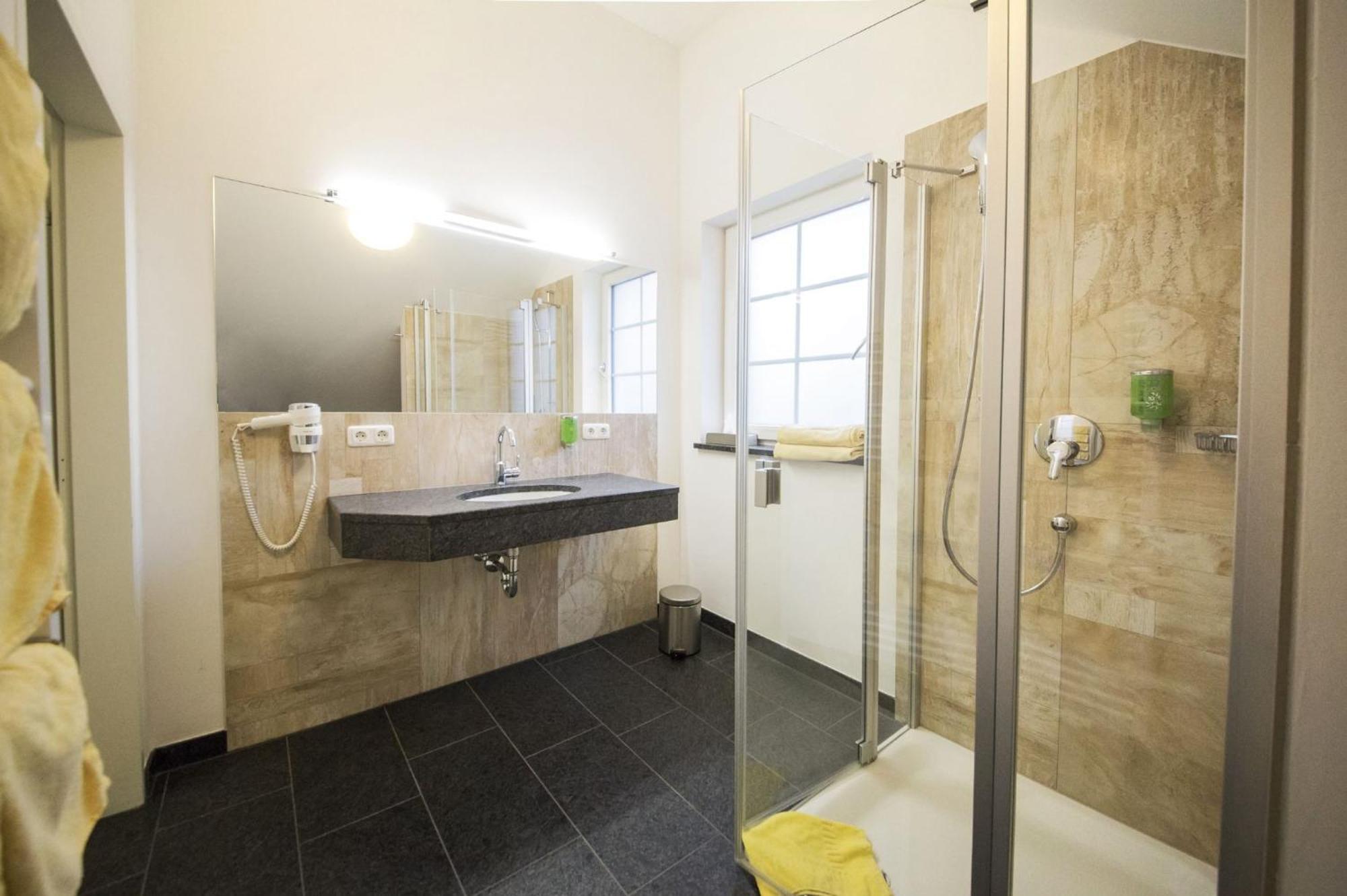 Apartment By Gruene Zur Post - 100 % Bio & Ceconi *