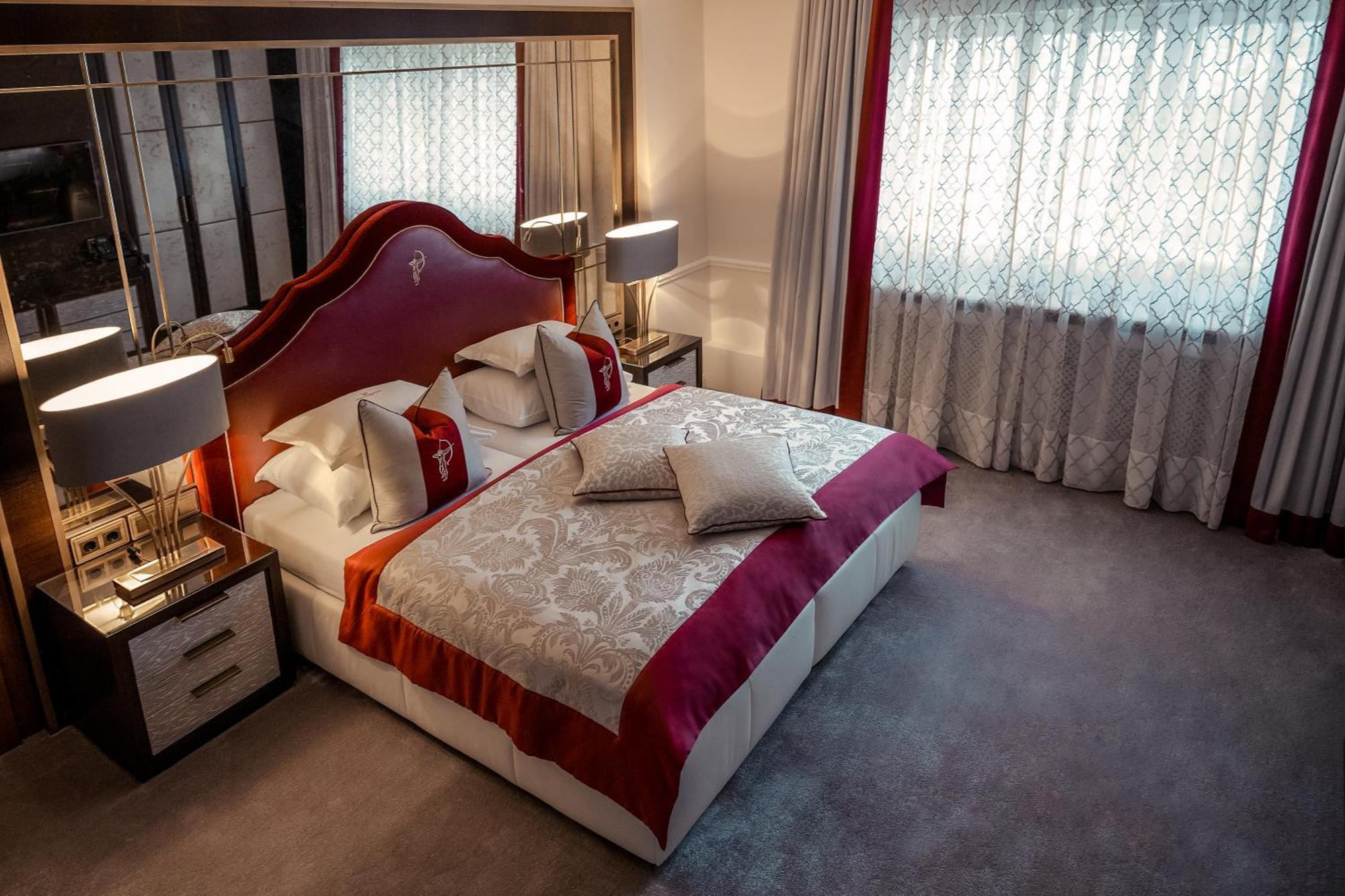 Hotel Schloss Mönchstein 5*