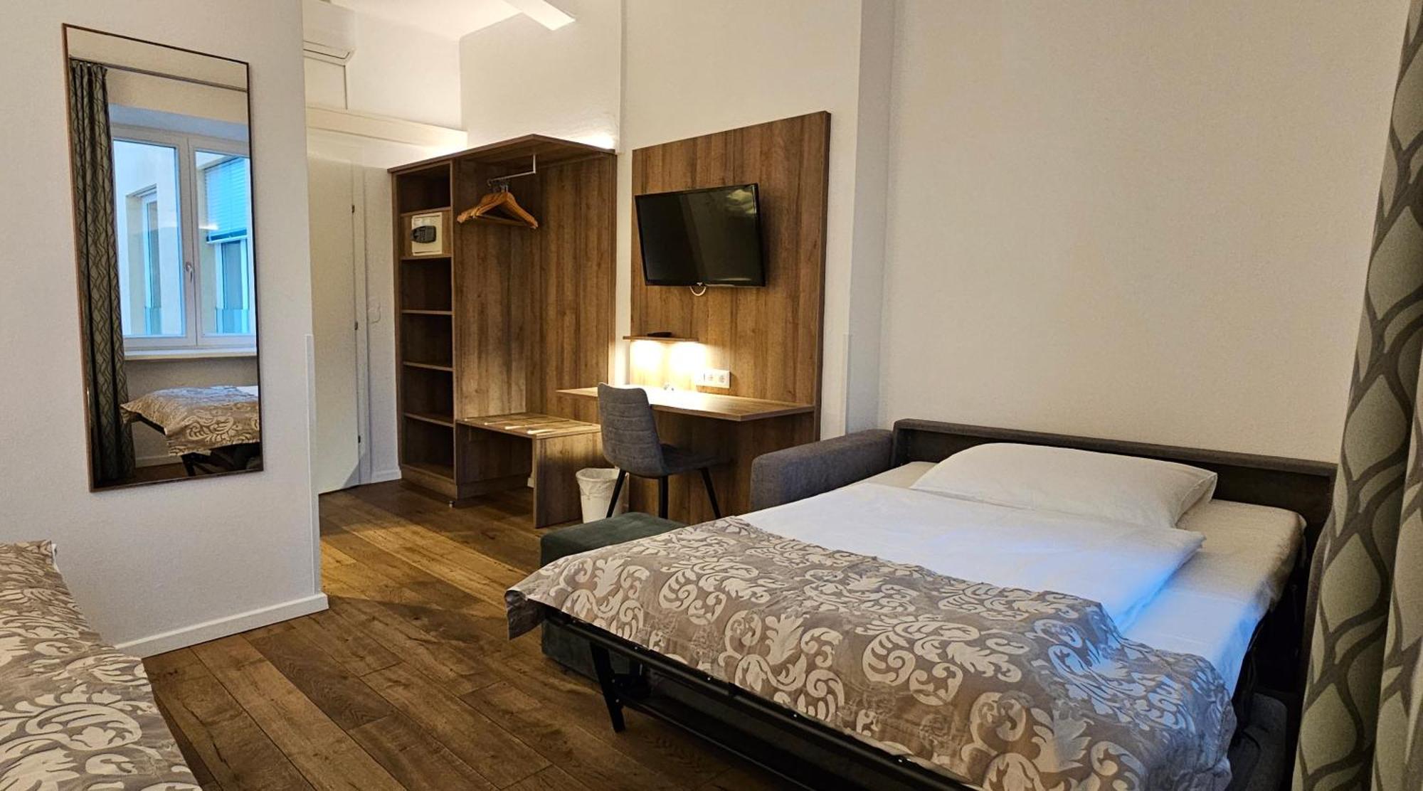 Altstadt Hofwirt Hotel