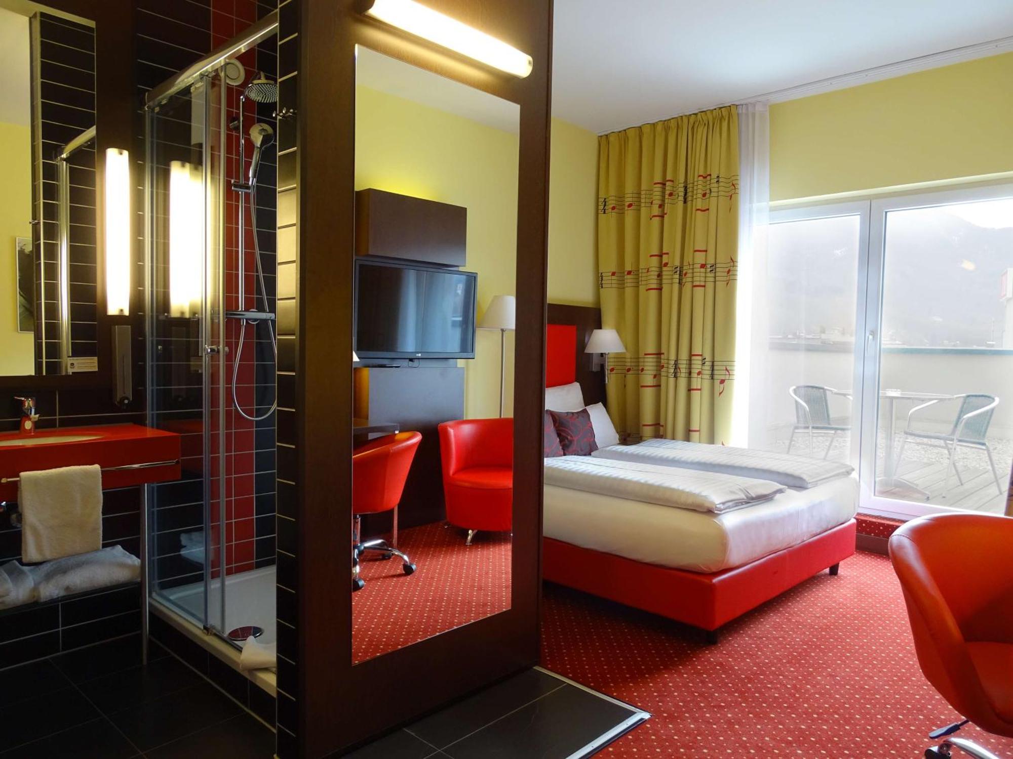 Western Amedia Art Hotel 4*